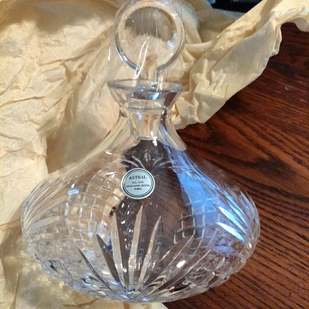 Side Rest Crystal Glass Decanter Vintage Hand Blown Astral 68 Ounce NWOT